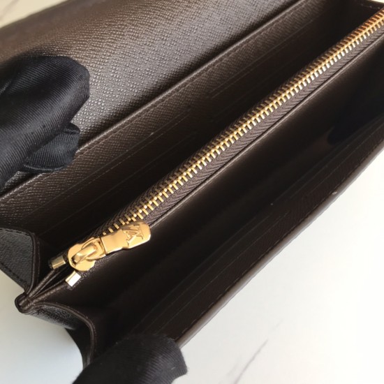 LV Bags High Quality Flip Wallet
LV Bags High Quality Flip Wallet