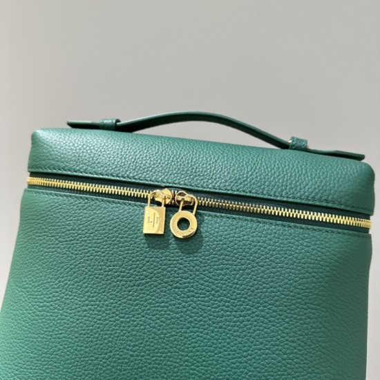 LP Bags Top Quality Size: 23 × 8 × 22cm LP Bags Top Quality Size: 23 × 8 × 22cm