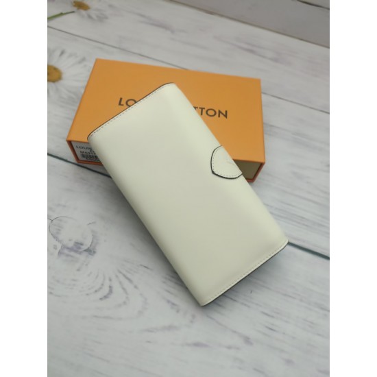 LV Bags High Quality Flip Wallet
LV Bags High Quality Flip Wallet