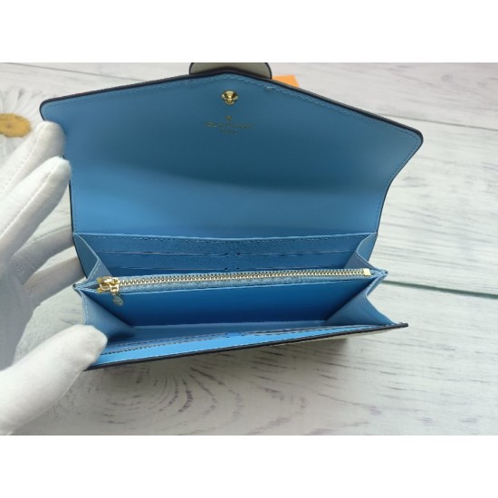 LV Bags High Quality Flip Wallet
LV Bags High Quality Flip Wallet