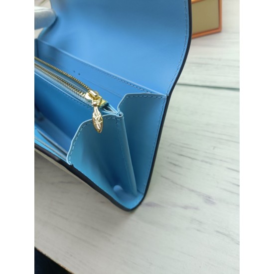 LV Bags High Quality Flip Wallet
LV Bags High Quality Flip Wallet