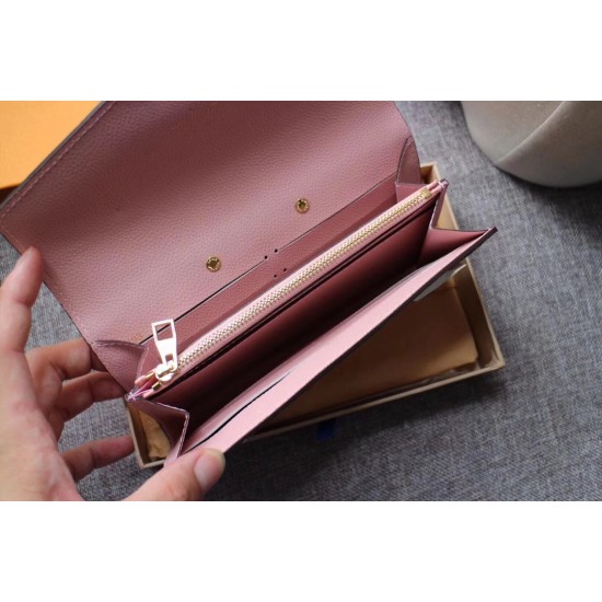 LV Bags High Quality Flip Wallet
LV Bags High Quality Flip Wallet