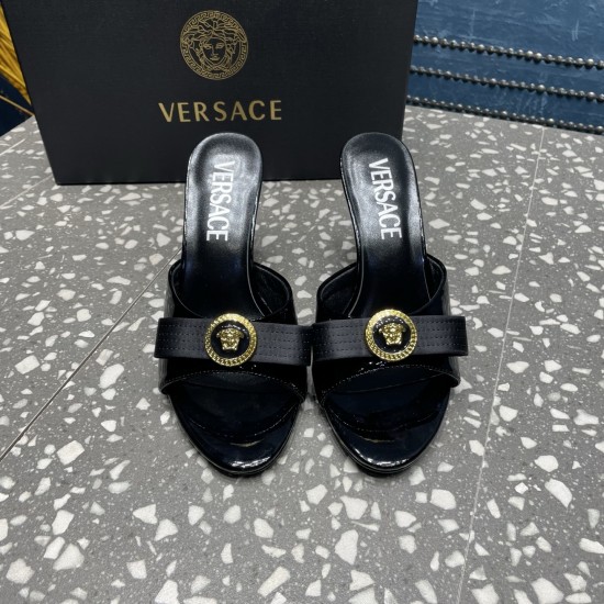 Versace Shoes Fashion shoes
Top Quality Versace Shoes Fashion shoes
Top Quality