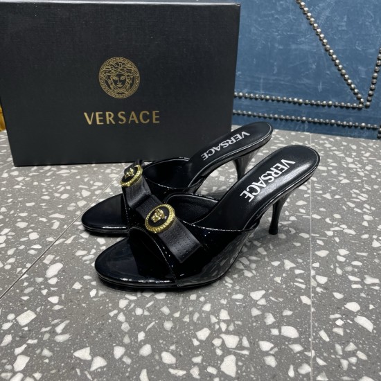 Versace Shoes Fashion shoes
Top Quality Versace Shoes Fashion shoes
Top Quality