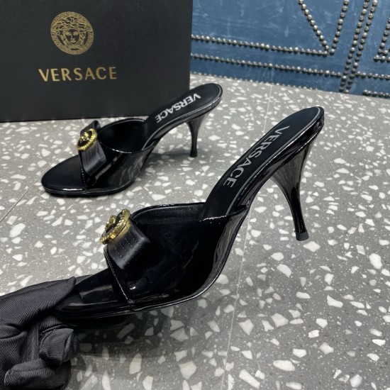Versace Shoes Fashion shoes
Top Quality Versace Shoes Fashion shoes
Top Quality