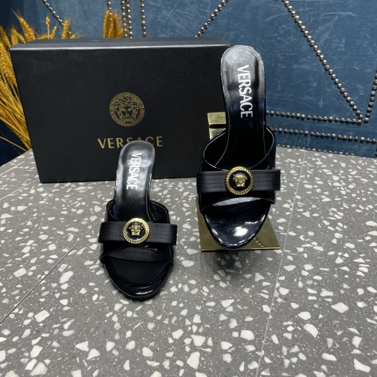 Versace Shoes Fashion shoes
Top Quality Versace Shoes Fashion shoes
Top Quality