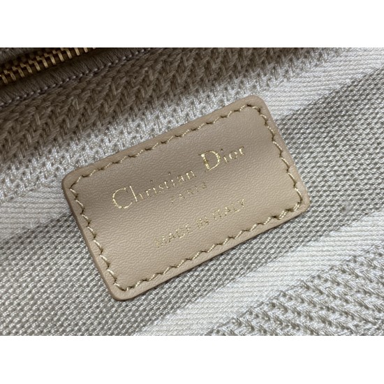 Dior Bags Top Quality
Five Grid Dior Bags Top Quality
Five Grid