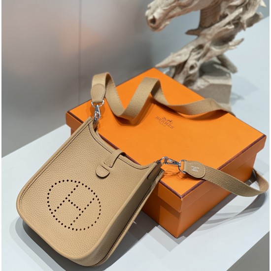 Hermes Bags Top Quality Evelyne 17cm
Hermes Bags Top Quality Evelyne 17cm