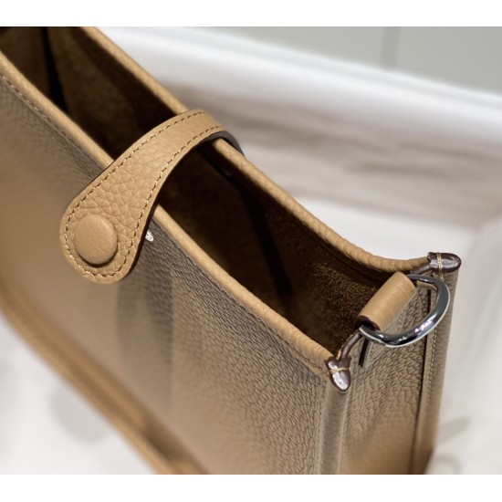 Hermes Bags Top Quality Evelyne 17cm
Hermes Bags Top Quality Evelyne 17cm