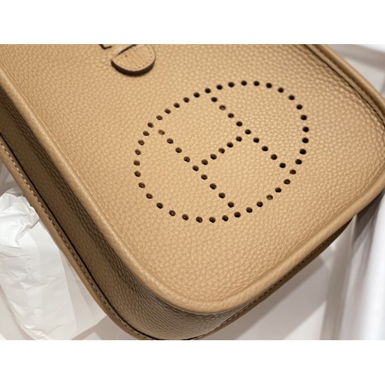 Hermes Bags Top Quality Evelyne 17cm
Hermes Bags Top Quality Evelyne 17cm