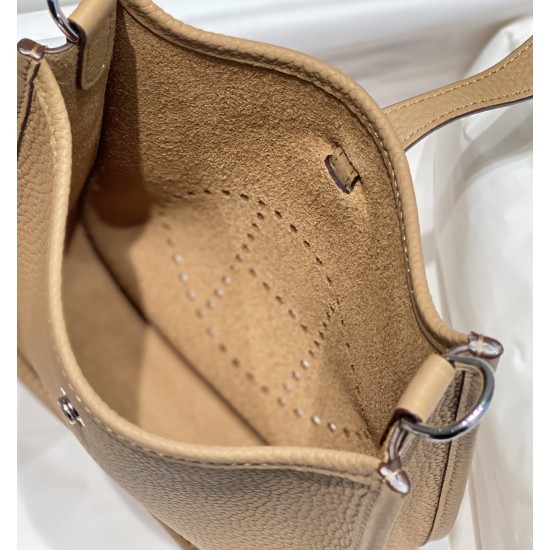 Hermes Bags Top Quality Evelyne 17cm
Hermes Bags Top Quality Evelyne 17cm