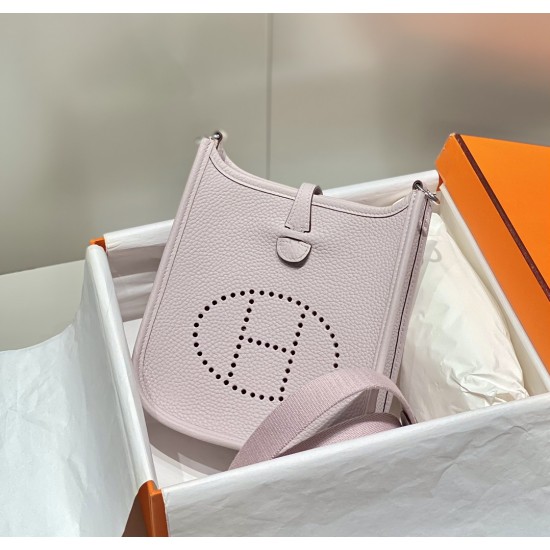 Hermes Bags Top Quality Evelyne 17cm
Hermes Bags Top Quality Evelyne 17cm
