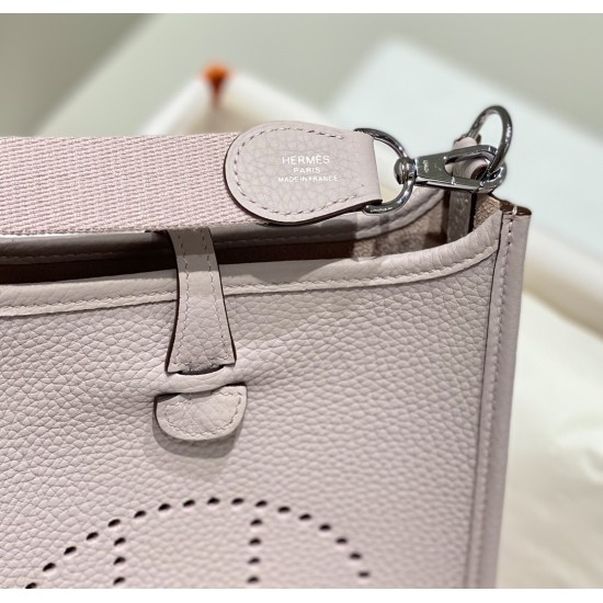 Hermes Bags Top Quality Evelyne 17cm
Hermes Bags Top Quality Evelyne 17cm