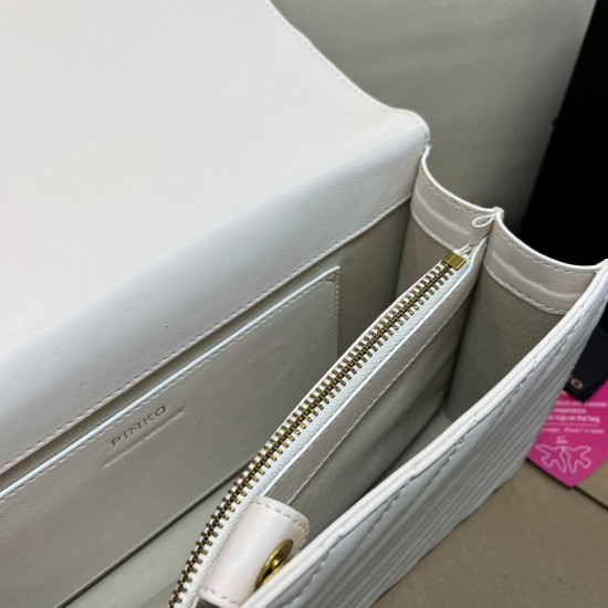 Pinko Bags Top Quality
27*17*8cm Pinko Bags Top Quality
27*17*8cm