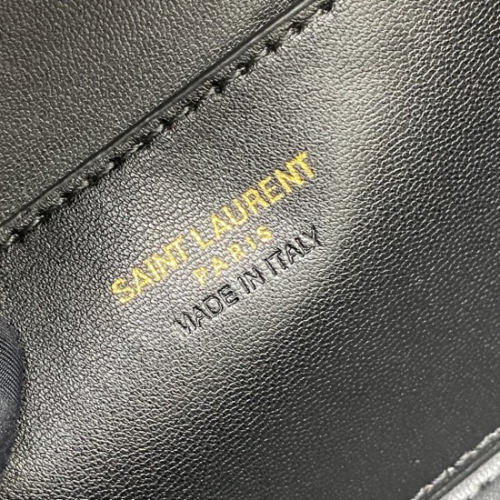 YSL Bags Top Quality
18×11×6.5 cm YSL Bags Top Quality
18×11×6.5 cm
