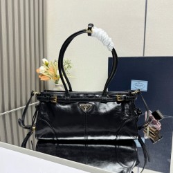 Prada Bags Top Quality
32x15.5x12cm