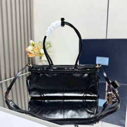 Prada Bags Top Quality
32x15.5x12cm
