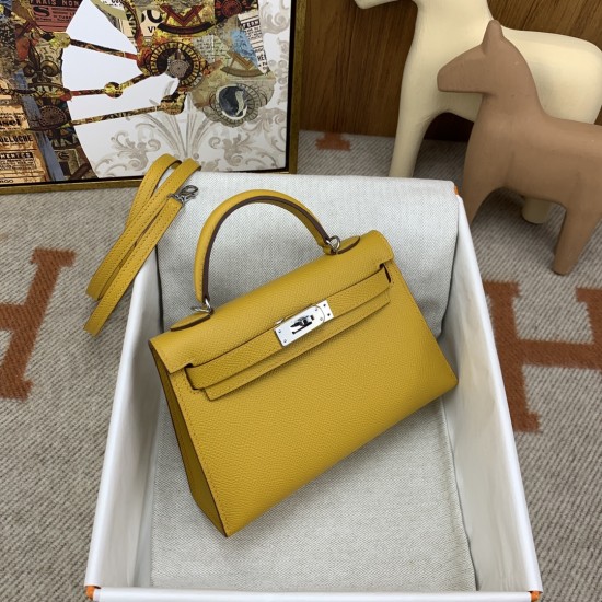 Hermes Bags Top Quality Minikelly 二代
19cm $220 Hermes Bags Top Quality Minikelly 二代
19cm $220