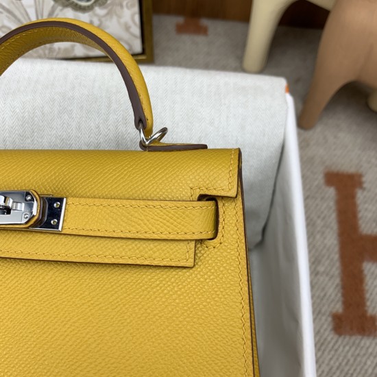 Hermes Bags Top Quality Minikelly 二代
19cm $220 Hermes Bags Top Quality Minikelly 二代
19cm $220