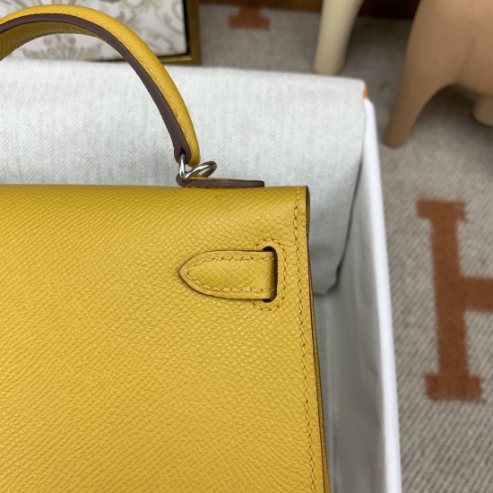 Hermes Bags Top Quality Minikelly 二代
19cm $220 Hermes Bags Top Quality Minikelly 二代
19cm $220