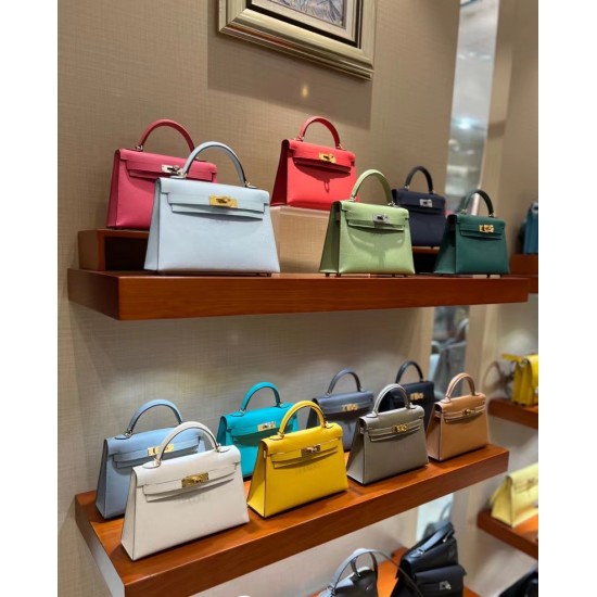 Hermes Bags Top Quality Minikelly 二代
19cm $220 Hermes Bags Top Quality Minikelly 二代
19cm $220