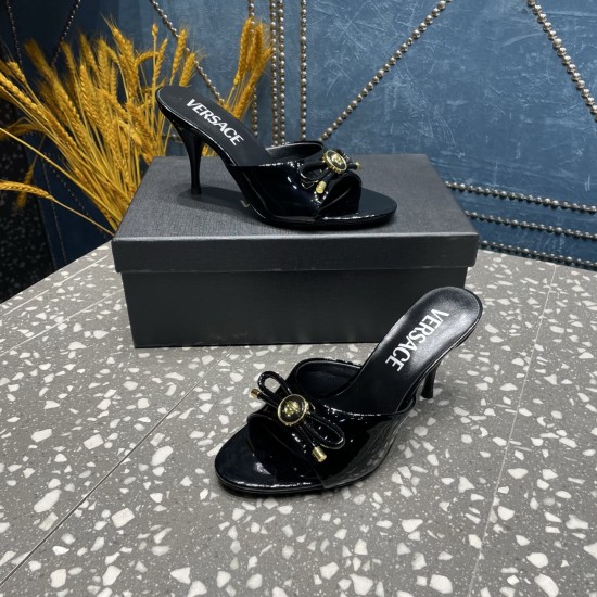 Versace Shoes Fashion shoes
Top Quality Versace Shoes Fashion shoes
Top Quality