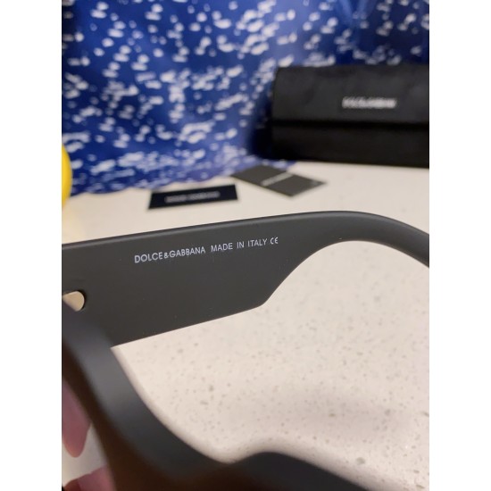 DG Glasses