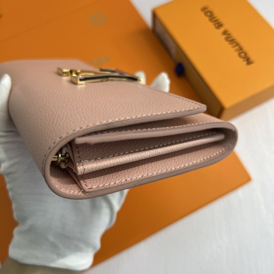 LV Bags High Quality Flip Wallet
LV Bags High Quality Flip Wallet