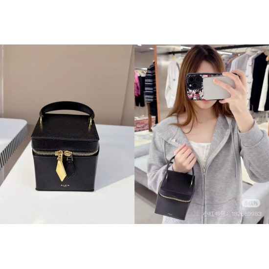 Alaia Bags Collection Top Quality
