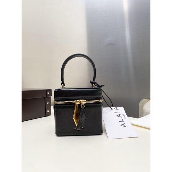 Alaia Bags Collection Top Quality

