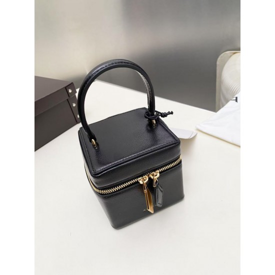 Alaia Bags Collection Top Quality

