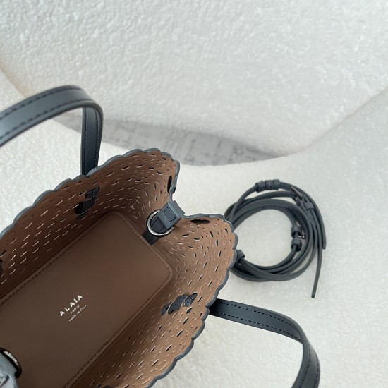 Alaia Bags Collection Top Quality
