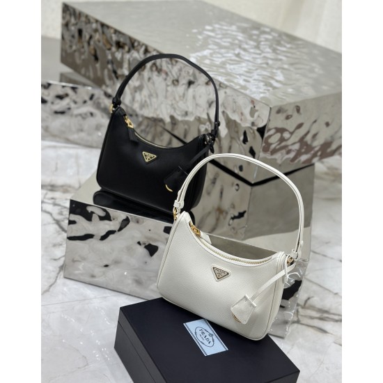 Prada Collection Top Quality
