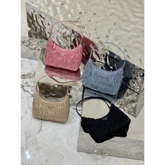 Prada Collection Top Quality
