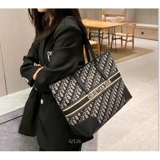 Good Quality Other Bags: Wallets, $30–$50