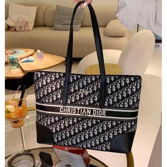 Good Quality Other Bags: Wallets, $30–$50