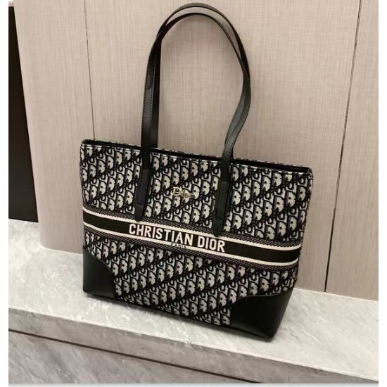 Good Quality Other Bags: Wallets, $30–$50
