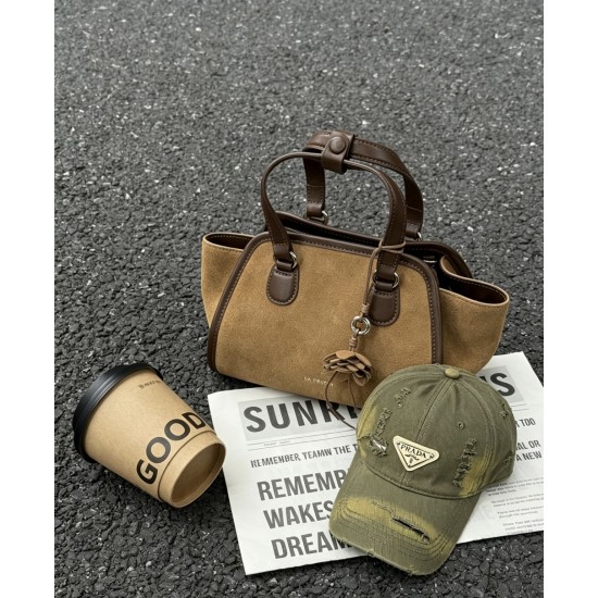 Prada Hat
$30-$45