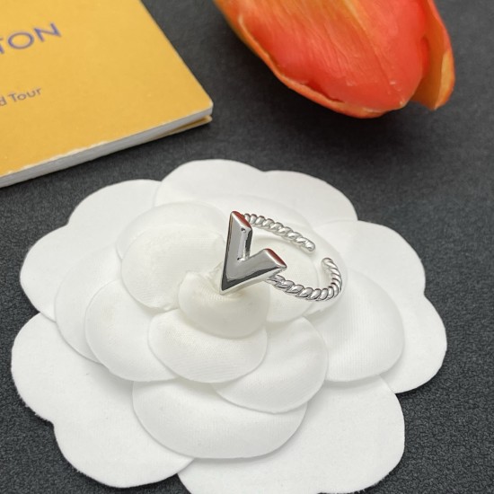 LV Ring