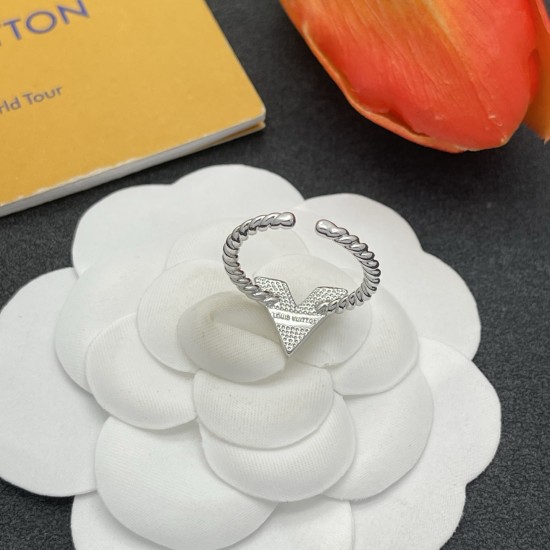 LV Ring