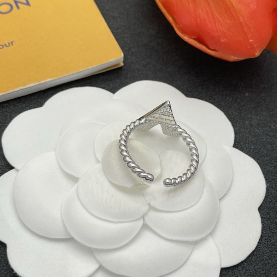 LV Ring