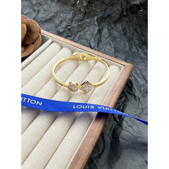 LV Jewelry Ring 