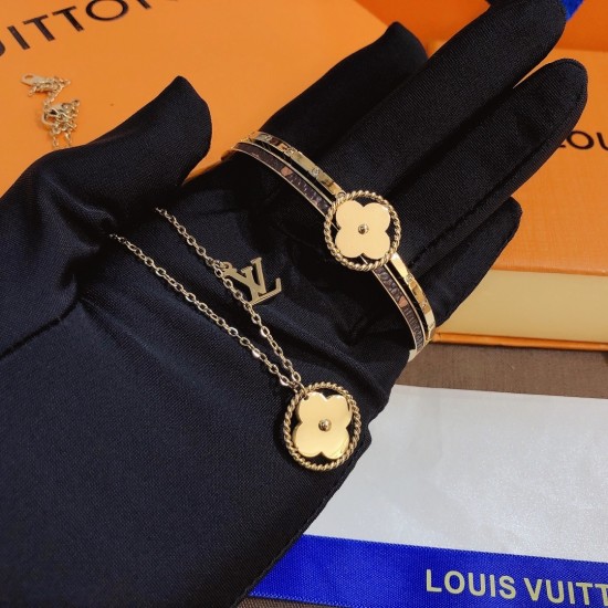 LV Jewelry Ring 