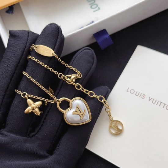 LV Jewelry Ring 