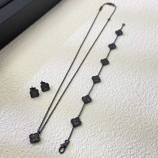 Van Cleef Necklace