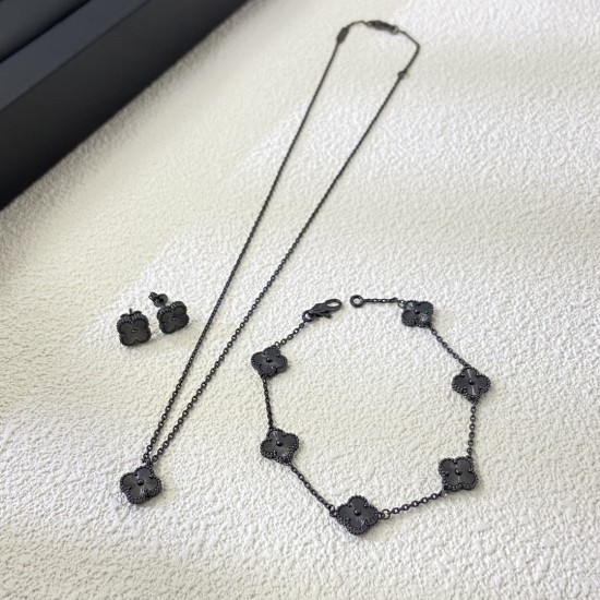 Van Cleef Necklace