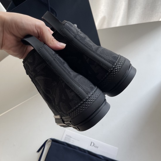 Dior Shoes: Top Quality