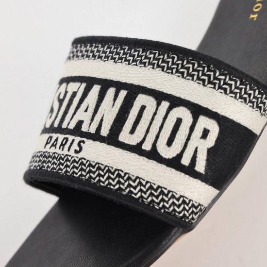 Dior Shoes: Top Quality