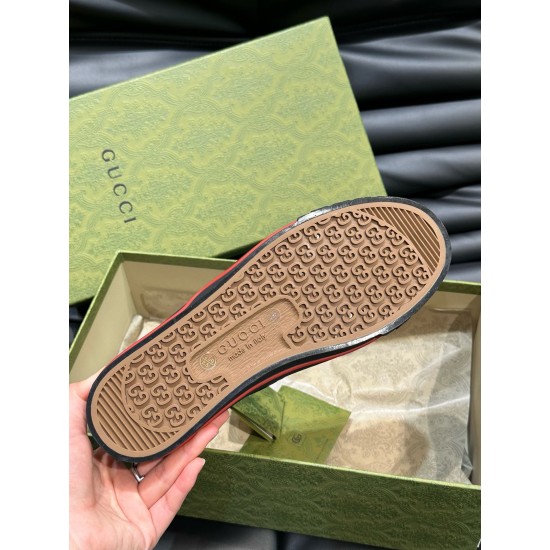 Gucci Shoes: Top Quality