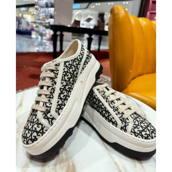 Gucci Shoes: Top Quality
